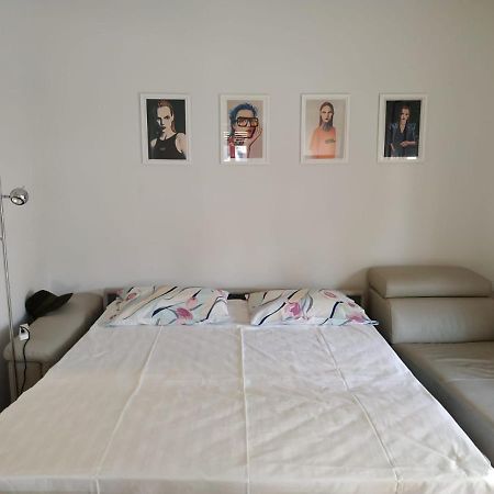 Fully Renovated, Family-Friendly Apartment, Next To A Huge Green Park, In Athens Center ภายนอก รูปภาพ