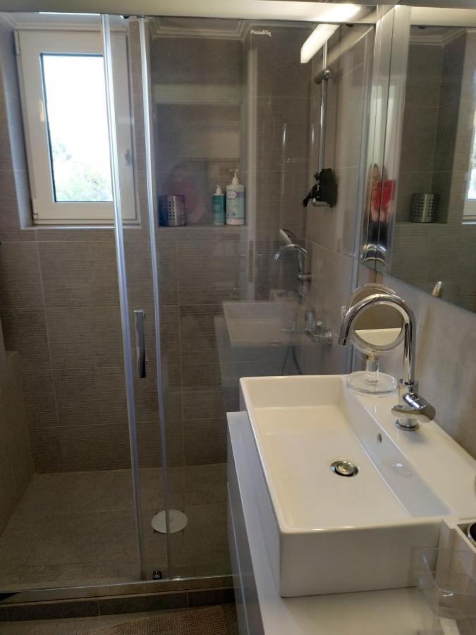 Fully Renovated, Family-Friendly Apartment, Next To A Huge Green Park, In Athens Center ภายนอก รูปภาพ