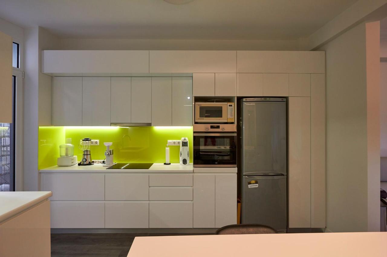 Fully Renovated, Family-Friendly Apartment, Next To A Huge Green Park, In Athens Center ภายนอก รูปภาพ