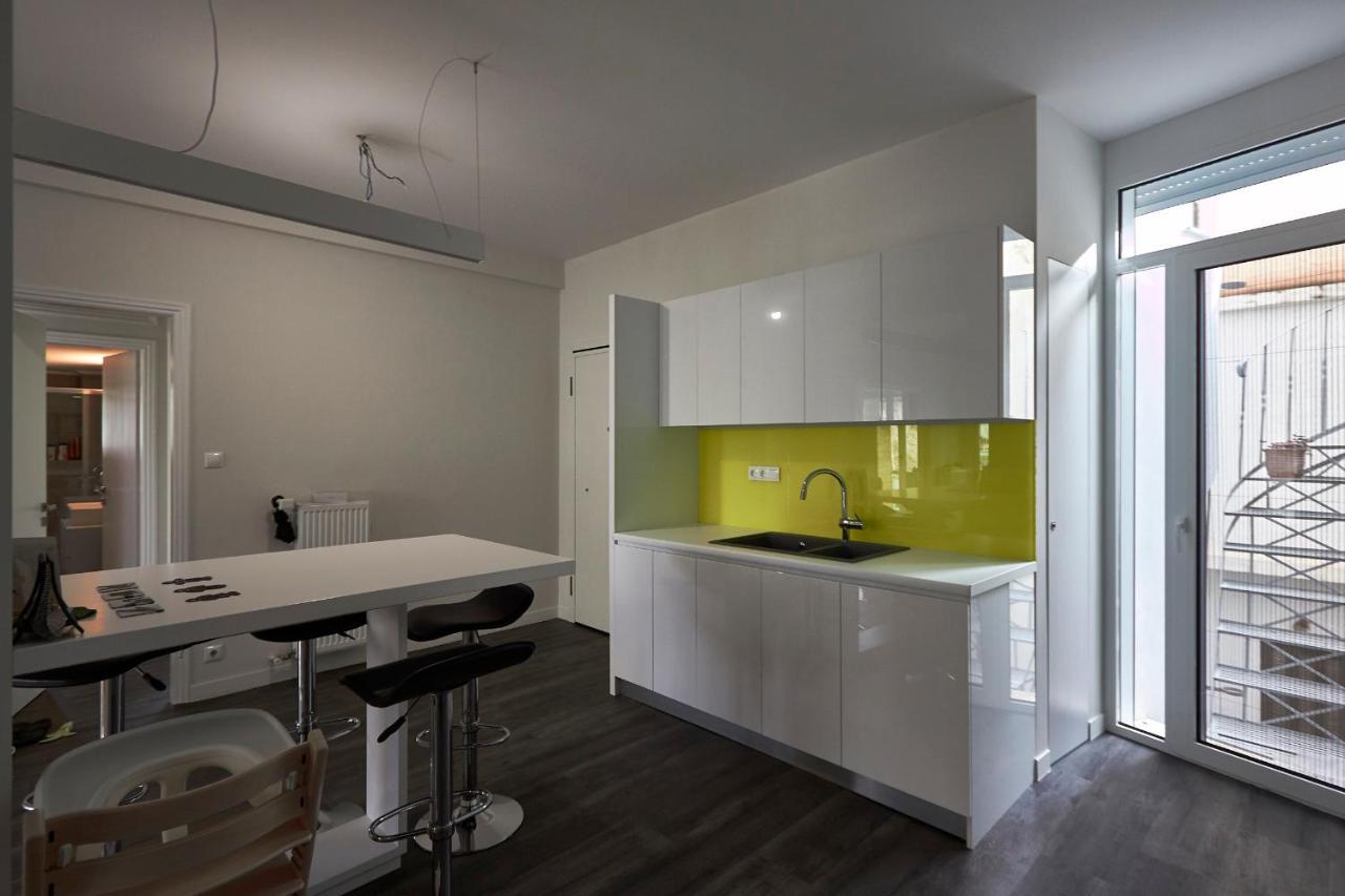 Fully Renovated, Family-Friendly Apartment, Next To A Huge Green Park, In Athens Center ภายนอก รูปภาพ