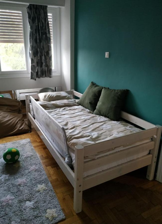 Fully Renovated, Family-Friendly Apartment, Next To A Huge Green Park, In Athens Center ภายนอก รูปภาพ